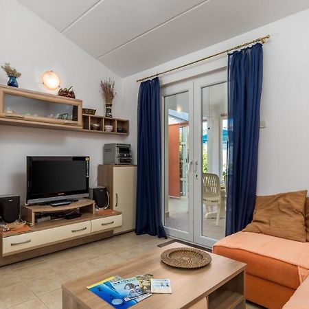 Rona Apartment Aurora Новаля Екстериор снимка